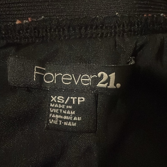 Pretty Mini Tribal Print Skater Skirt with Pleats and Elastic Waist Size XS - Picture 2 of 3